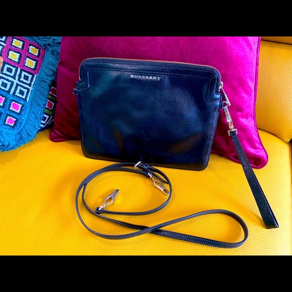 Authentic Burberry clutch - Picture 4 of 16